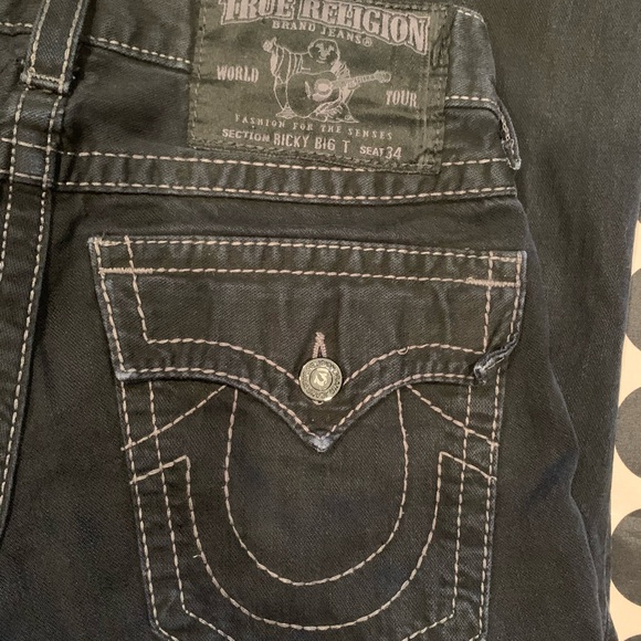 True Religion Ricky Big T size 30
Inseam 34”
Excellent Pre-owned Condition - Picture 6 of 13